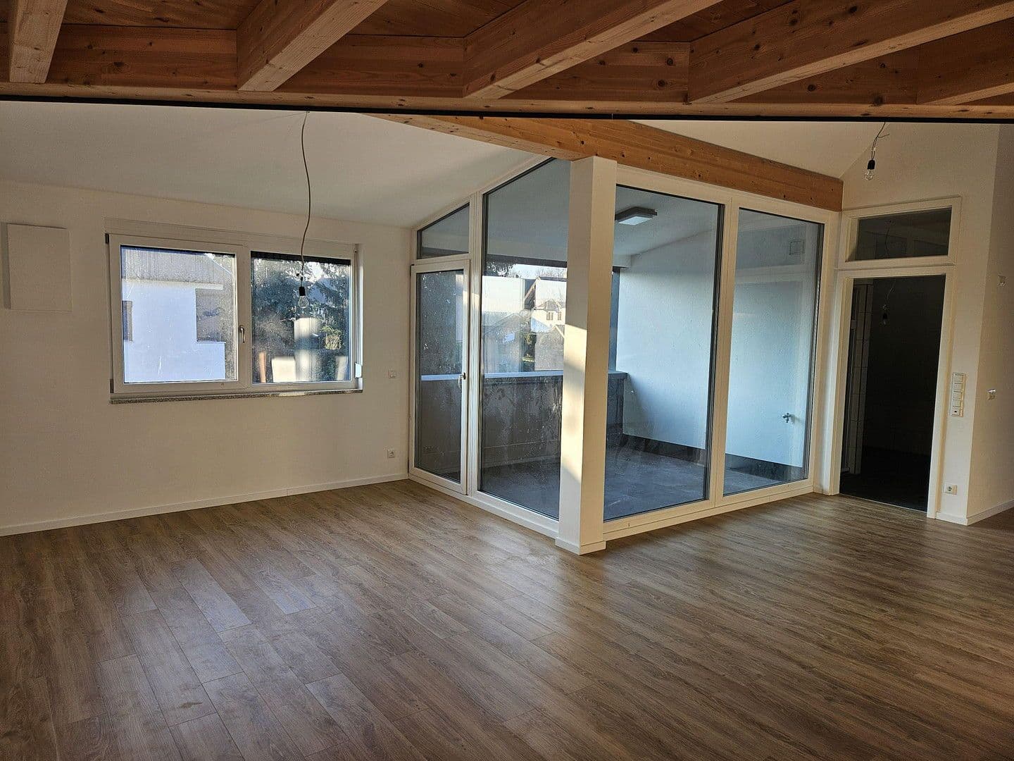 Pronájem bytu 3+1 90 m², Pfarrkirchner Str. 105 b, Eggenfelden, Bavorsko Pronájem bytu 3+1 90 m², Pfarrkirchner Str. 105 b, Eggenfelden, Bavorsko