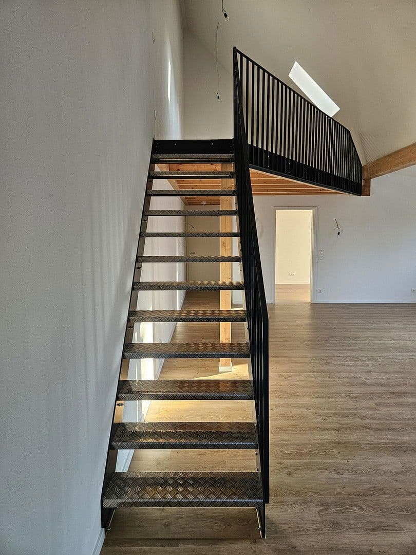 Pronájem bytu 3+1 90 m², Pfarrkirchner Str. 105 b, Eggenfelden, Bavorsko Pronájem bytu 3+1 90 m², Pfarrkirchner Str. 105 b, Eggenfelden, Bavorsko