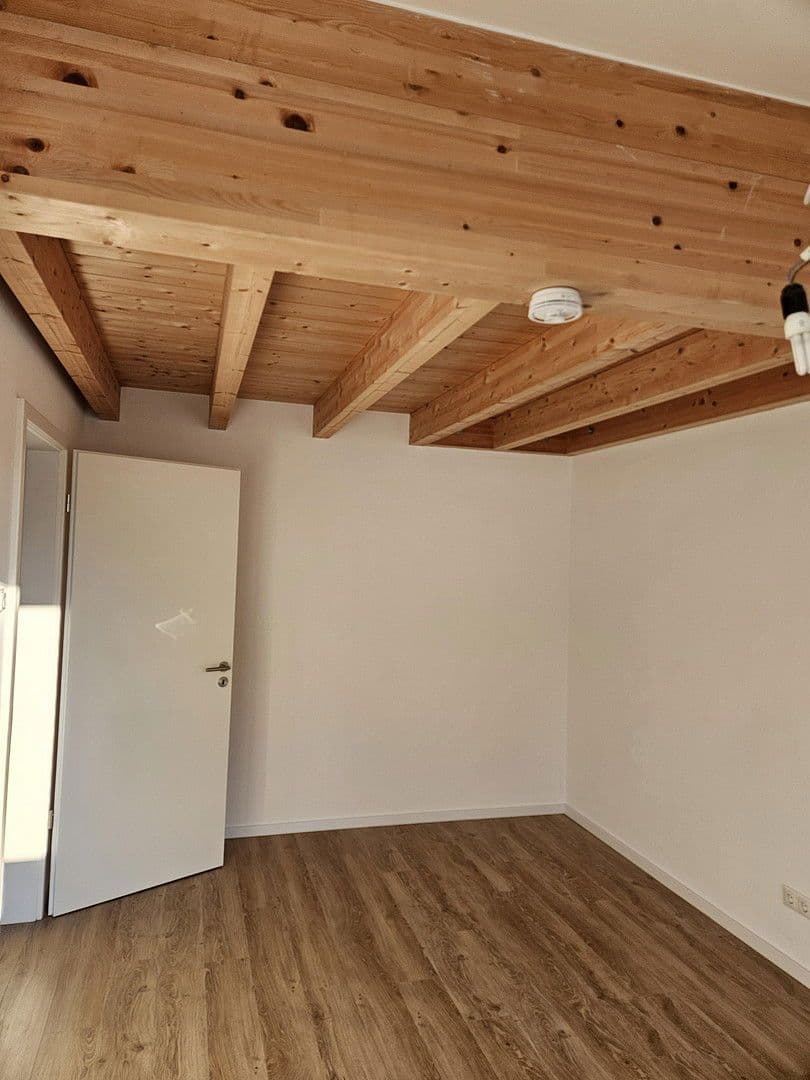 Pronájem bytu 3+1 90 m², Pfarrkirchner Str. 105 b, Eggenfelden, Bavorsko Pronájem bytu 3+1 90 m², Pfarrkirchner Str. 105 b, Eggenfelden, Bavorsko