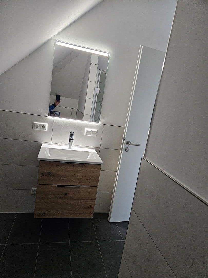 Pronájem bytu 3+1 90 m², Pfarrkirchner Str. 105 b, Eggenfelden, Bavorsko Pronájem bytu 3+1 90 m², Pfarrkirchner Str. 105 b, Eggenfelden, Bavorsko