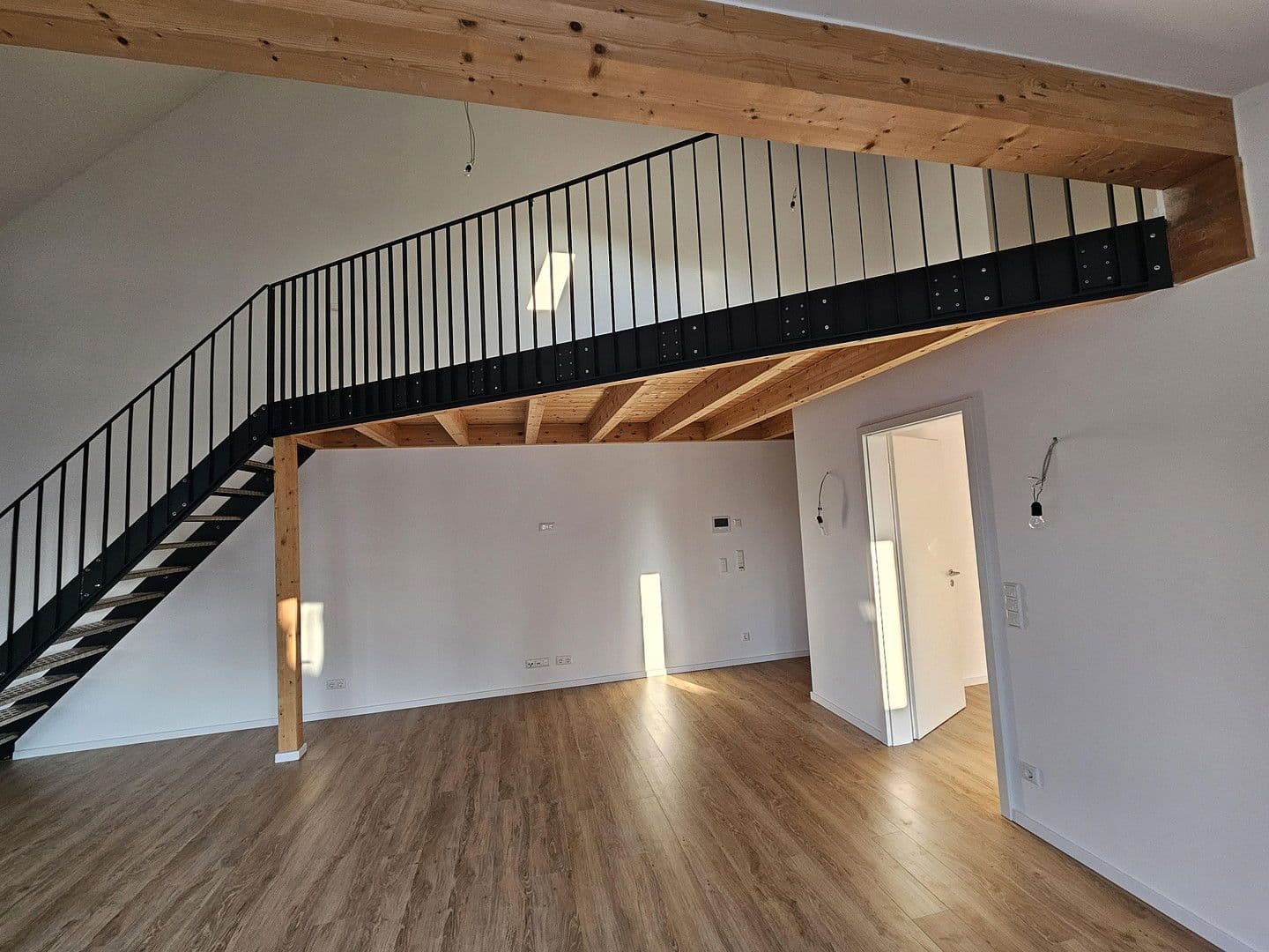 Pronájem bytu 3+1 90 m², Pfarrkirchner Str. 105 b, Eggenfelden, Bavorsko Pronájem bytu 3+1 90 m², Pfarrkirchner Str. 105 b, Eggenfelden, Bavorsko
