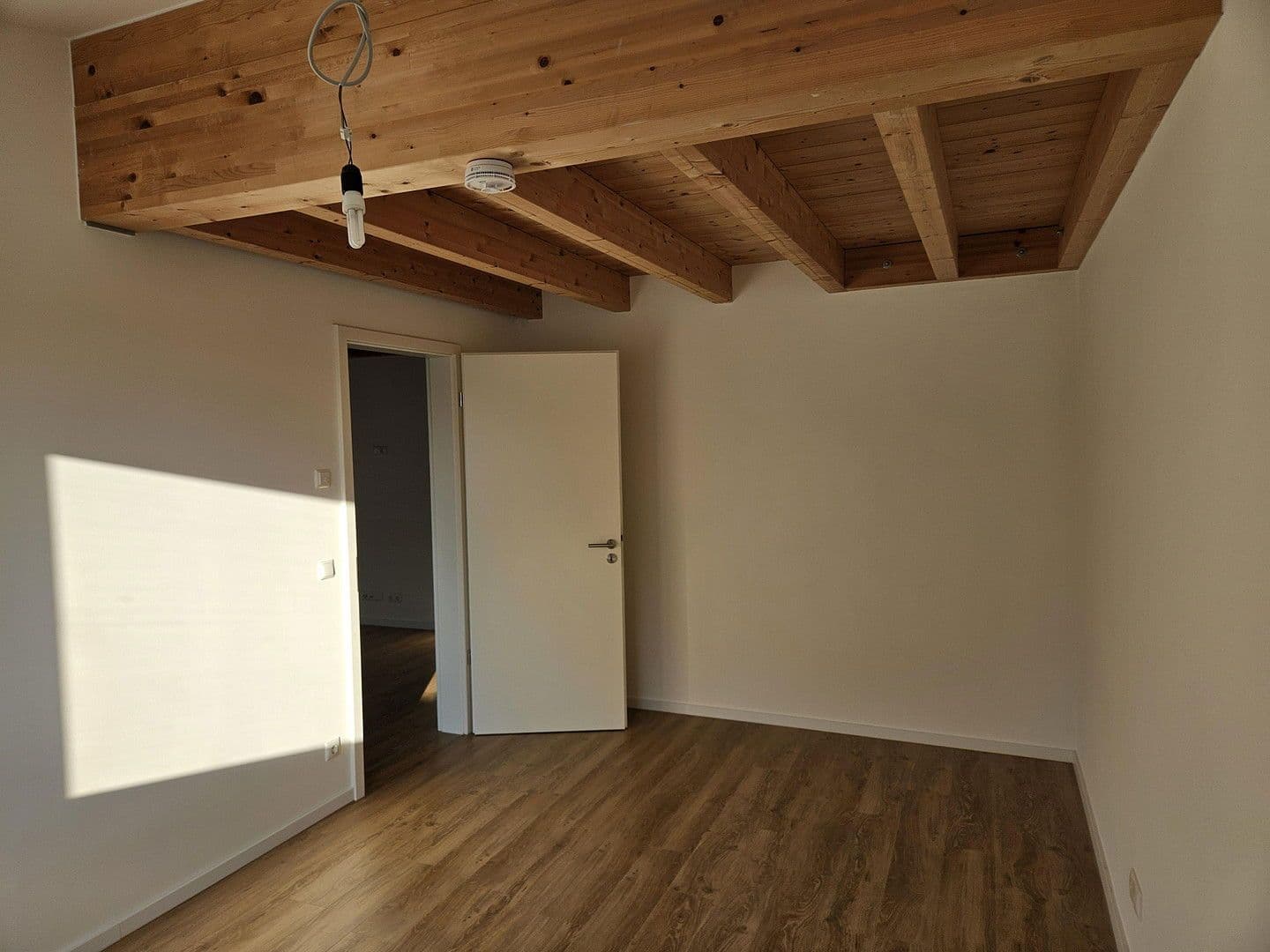 Pronájem bytu 3+1 90 m², Pfarrkirchner Str. 105 b, Eggenfelden, Bavorsko Pronájem bytu 3+1 90 m², Pfarrkirchner Str. 105 b, Eggenfelden, Bavorsko