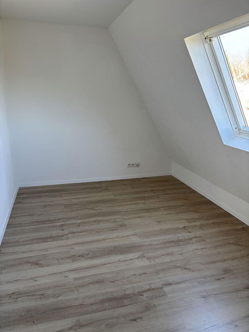 Pronájem bytu 3+1 69 m², Pforzheim, Bádensko-Württembersko Pronájem bytu 3+1 69 m², Pforzheim, Bádensko-Württembersko