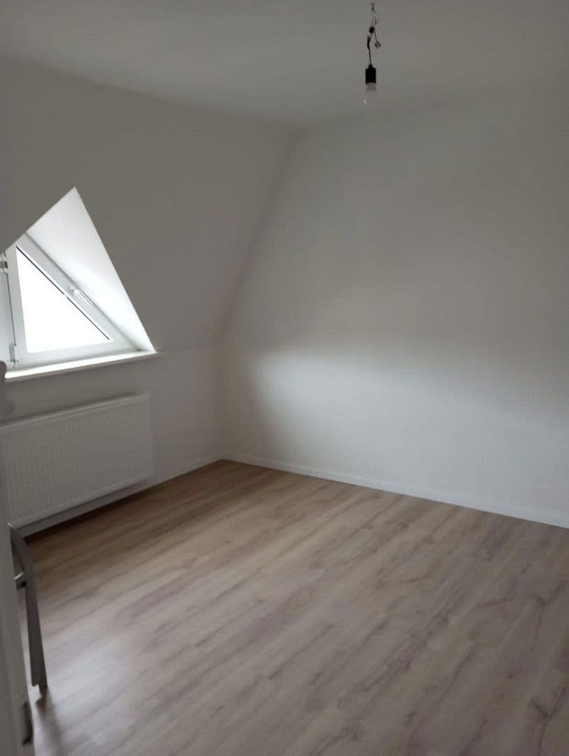 Pronájem bytu 3+1 69 m², Pforzheim, Bádensko-Württembersko Pronájem bytu 3+1 69 m², Pforzheim, Bádensko-Württembersko