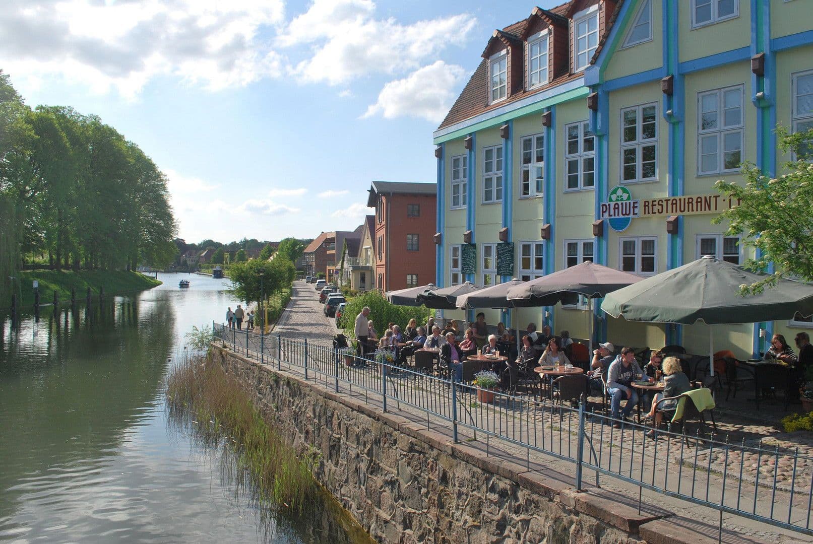 Prodej domu 91 m², pozemek 1.000 m², Zur Lenzer Höh 6, Haus 13, Fünfseen, Mecklenburg-Vorpommern Prodej domu 91 m², pozemek 1.000 m², Zur Lenzer Höh 6, Haus 13, Fünfseen, Mecklenburg-Vorpommern