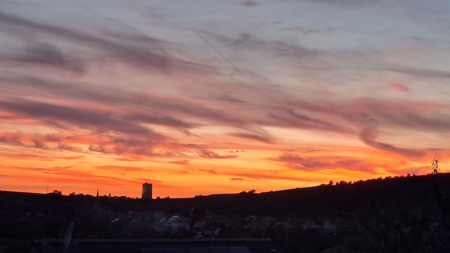 Prodej domu 211 m², pozemek 311 m², Freyburger Allee 16, Nierstein, Porýní-Falc Prodej domu 211 m², pozemek 311 m², Freyburger Allee 16, Nierstein, Porýní-Falc