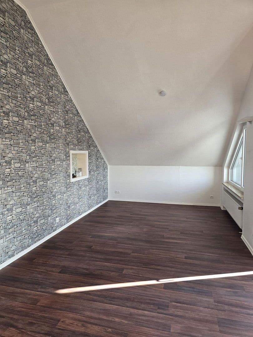 Pronájem bytu 3+1 86 m², Alte Andernacherstr. 22, Plaidt, Porýní-Falc Pronájem bytu 3+1 86 m², Alte Andernacherstr. 22, Plaidt, Porýní-Falc