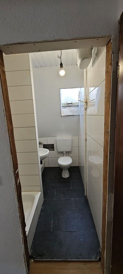 Pronájem bytu 3+1 60 m², Eybacher Straße 11/1, Stuttgart-Wangen, Bádensko-Württembersko Pronájem bytu 3+1 60 m², Eybacher Straße 11/1, Stuttgart-Wangen, Bádensko-Württembersko