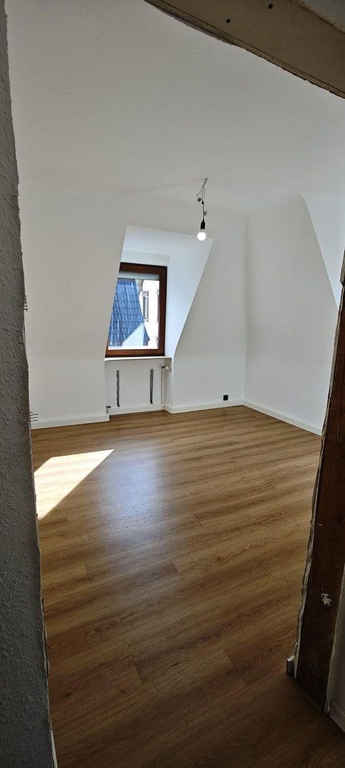 Pronájem bytu 3+1 60 m², Eybacher Straße 11/1, Stuttgart-Wangen, Bádensko-Württembersko Pronájem bytu 3+1 60 m², Eybacher Straße 11/1, Stuttgart-Wangen, Bádensko-Württembersko