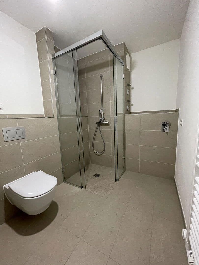 Pronájem bytu 2+1 59 m², Goldina-Hirschberg-Straße 3, Frankfurt am Main, Hessen Pronájem bytu 2+1 59 m², Goldina-Hirschberg-Straße 3, Frankfurt am Main, Hessen