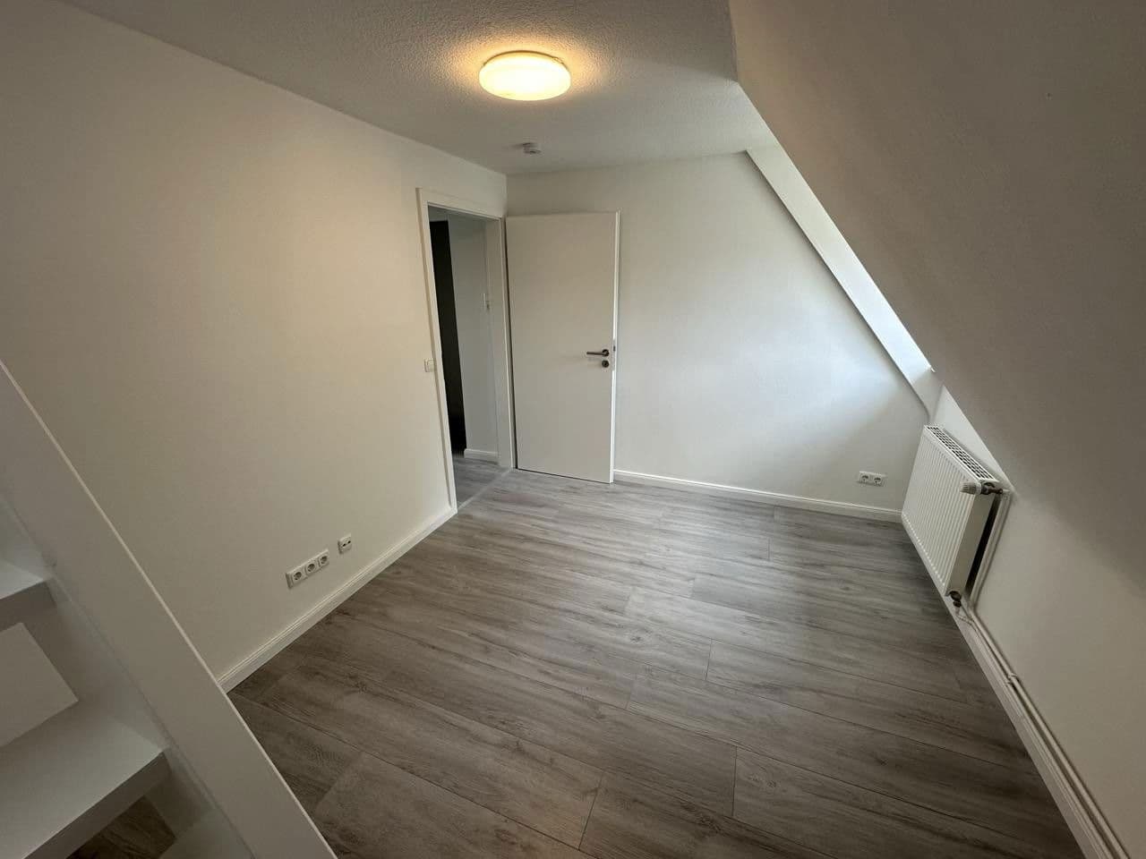 Prodej domu 77 m², pozemek 325 m², Vagel-Griep-Platz 5, Hamburg-Eißendorf, Hamburg Prodej domu 77 m², pozemek 325 m², Vagel-Griep-Platz 5, Hamburg-Eißendorf, Hamburg