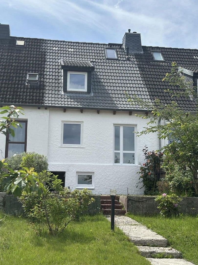 Prodej domu 77 m², pozemek 325 m², Vagel-Griep-Platz 5, Hamburg-Eißendorf, Hamburg Prodej domu 77 m², pozemek 325 m², Vagel-Griep-Platz 5, Hamburg-Eißendorf, Hamburg