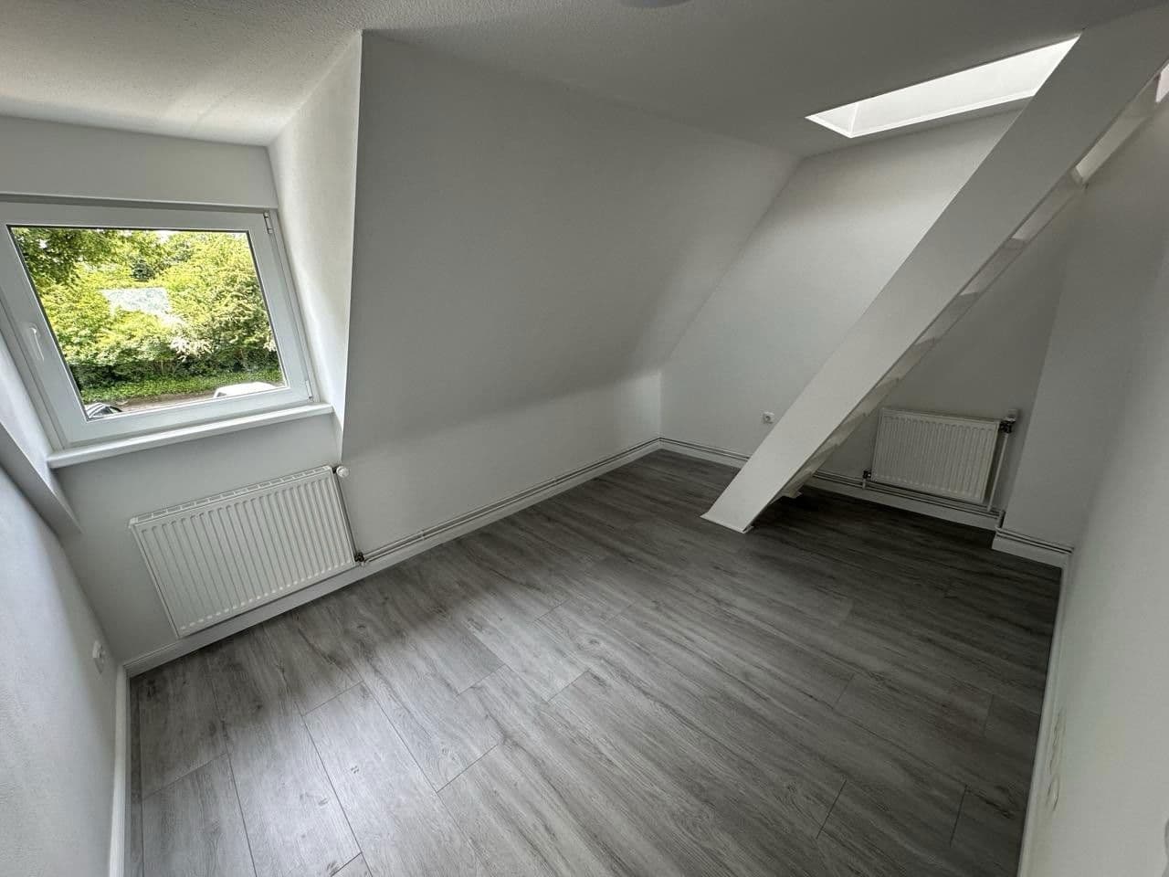 Prodej domu 77 m², pozemek 325 m², Vagel-Griep-Platz 5, Hamburg-Eißendorf, Hamburg Prodej domu 77 m², pozemek 325 m², Vagel-Griep-Platz 5, Hamburg-Eißendorf, Hamburg