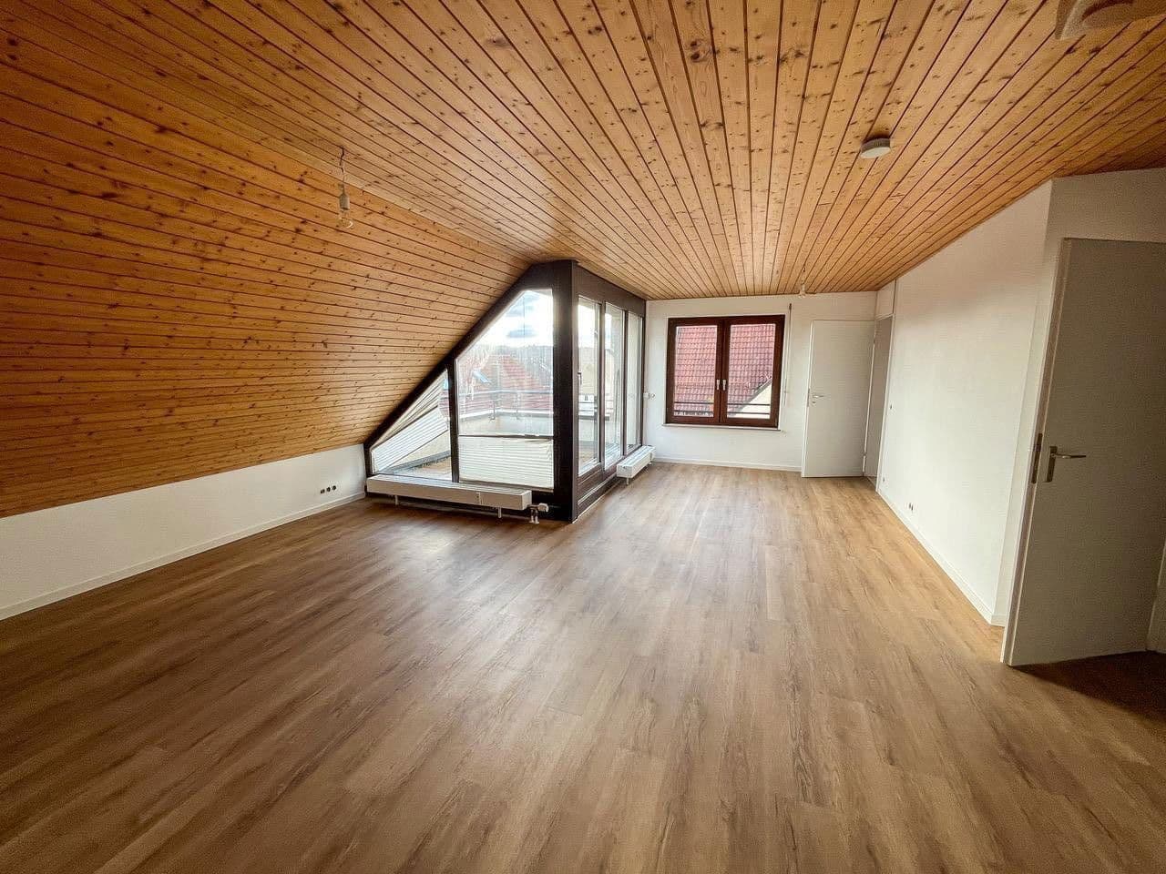 Pronájem bytu 3+1 84 m², Filderstadt, Bádensko-Württembersko Pronájem bytu 3+1 84 m², Filderstadt, Bádensko-Württembersko