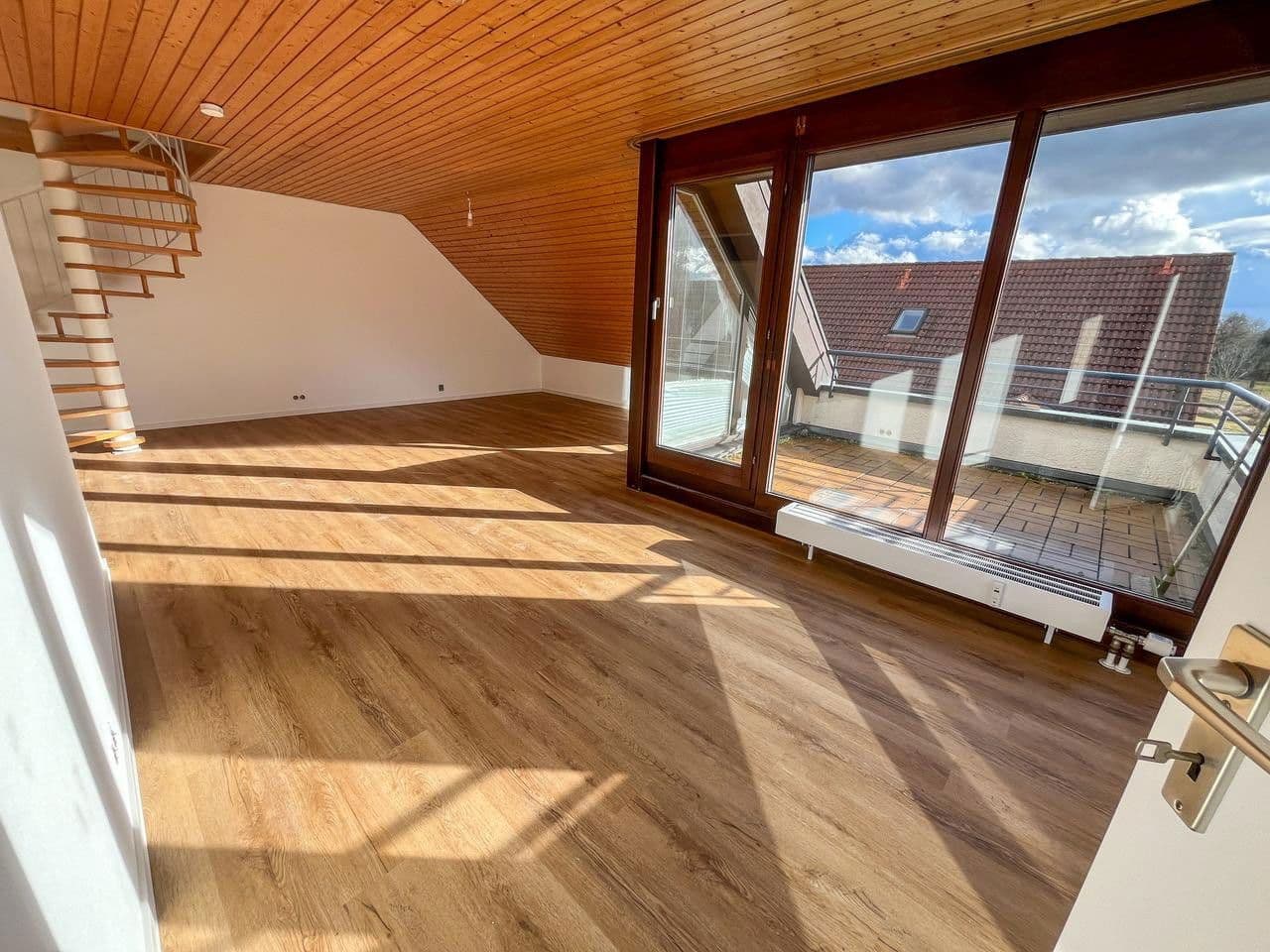 Pronájem bytu 3+1 84 m², Filderstadt, Bádensko-Württembersko Pronájem bytu 3+1 84 m², Filderstadt, Bádensko-Württembersko