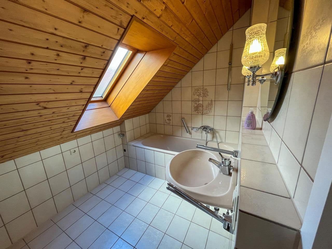 Pronájem bytu 3+1 84 m², Filderstadt, Bádensko-Württembersko Pronájem bytu 3+1 84 m², Filderstadt, Bádensko-Württembersko