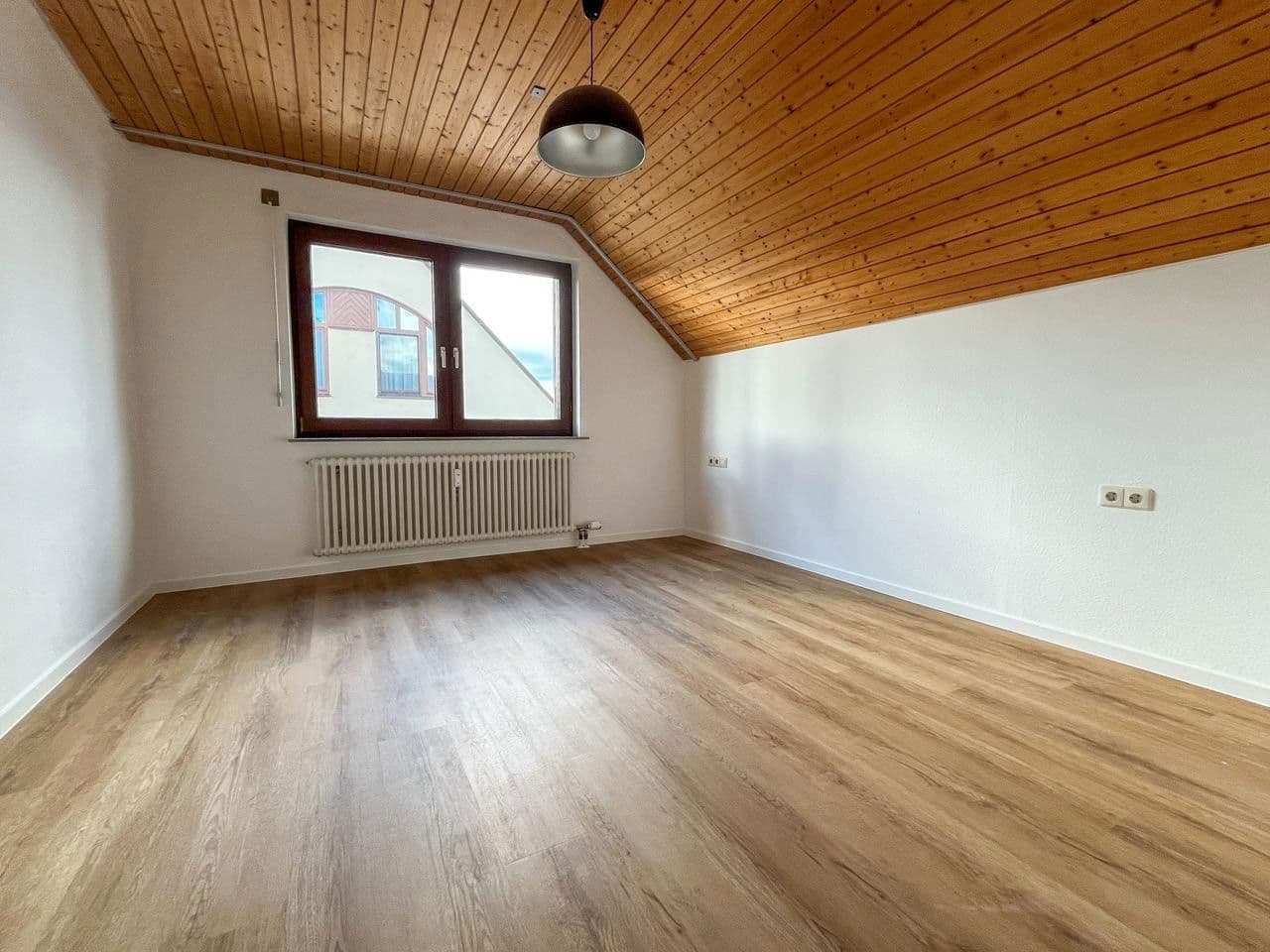 Pronájem bytu 3+1 84 m², Filderstadt, Bádensko-Württembersko Pronájem bytu 3+1 84 m², Filderstadt, Bádensko-Württembersko
