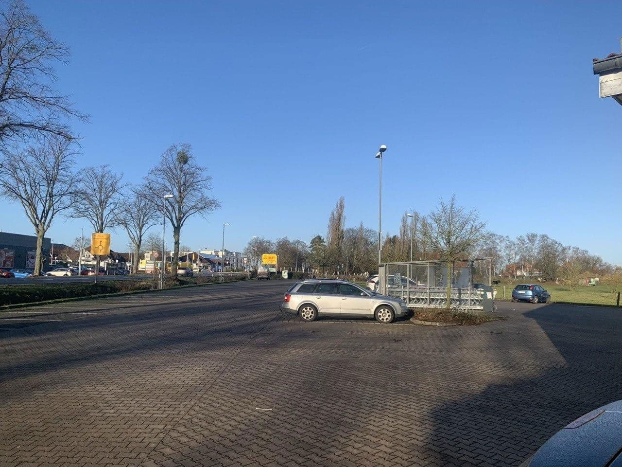 Pronájem nebytového prostoru 6.000 m², Niedernwöhren, Dolní Sasko Pronájem nebytového prostoru 6.000 m², Niedernwöhren, Dolní Sasko