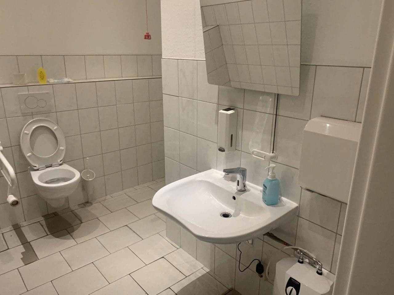 Pronájem nebytového prostoru 6.000 m², Niedernwöhren, Dolní Sasko Pronájem nebytového prostoru 6.000 m², Niedernwöhren, Dolní Sasko