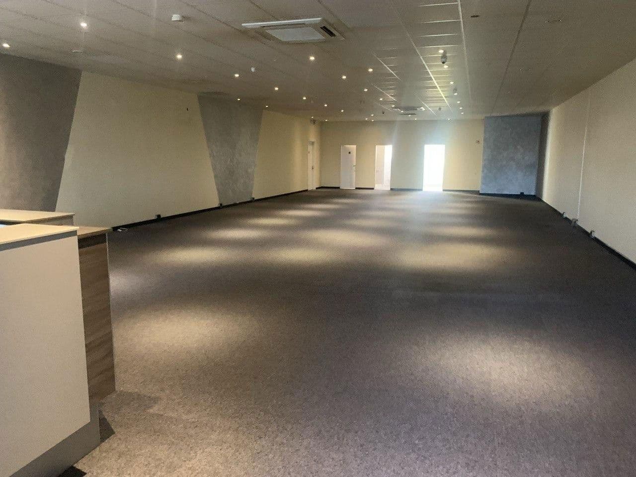 Pronájem nebytového prostoru 6.000 m², Niedernwöhren, Dolní Sasko Pronájem nebytového prostoru 6.000 m², Niedernwöhren, Dolní Sasko