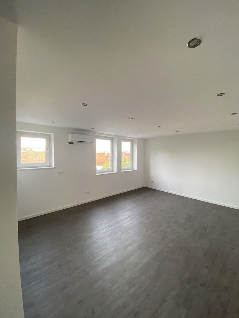 Pronájem bytu 2+1 48 m², Helgoländer Straße 22, Wuppertal, Severní Porýní-Vestfálsko Pronájem bytu 2+1 48 m², Helgoländer Straße 22, Wuppertal, Severní Porýní-Vestfálsko