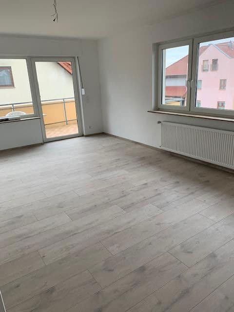 Pronájem bytu 3+1 100 m², Bruchsal, Bádensko-Württembersko Pronájem bytu 3+1 100 m², Bruchsal, Bádensko-Württembersko