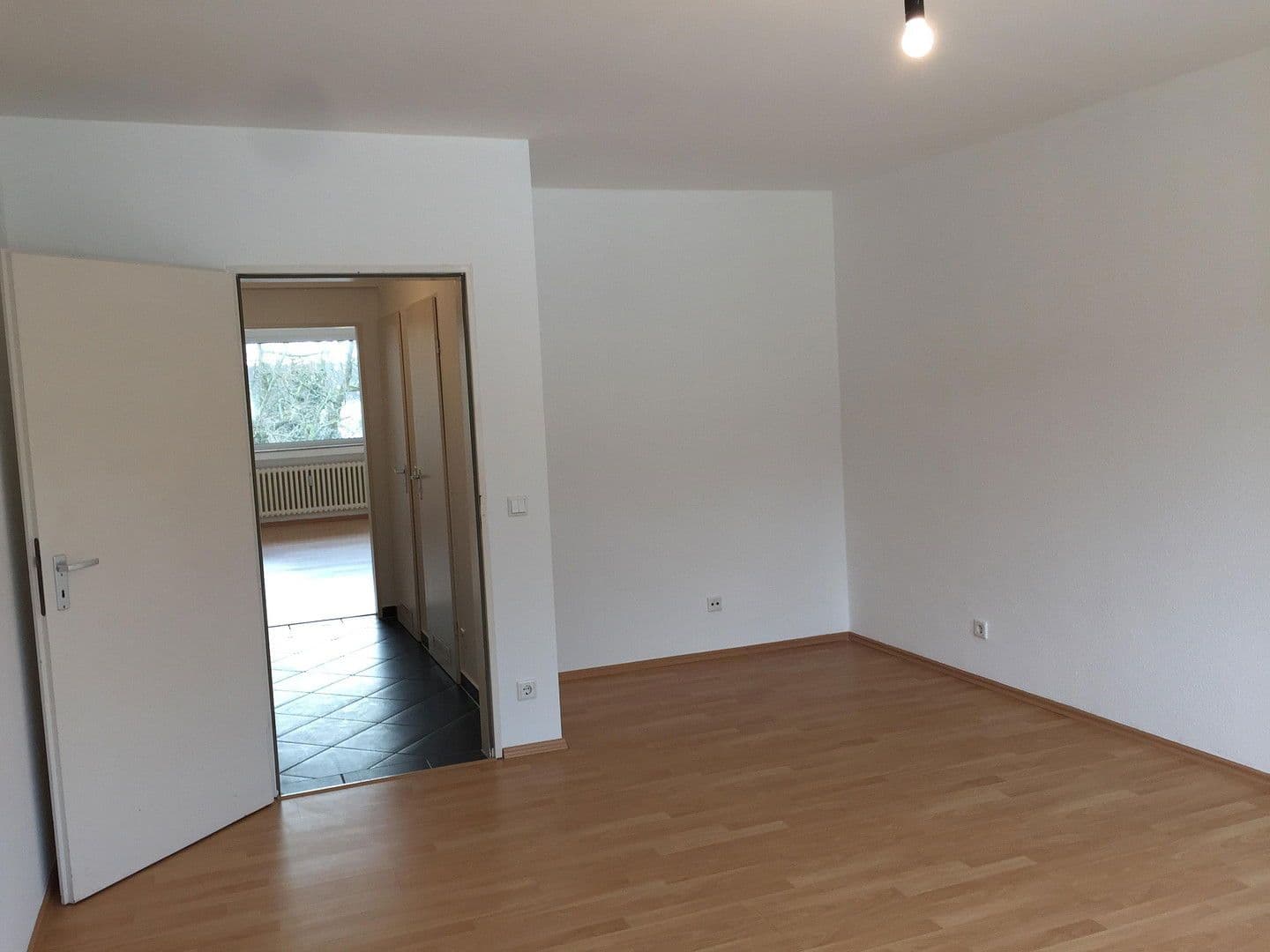 Pronájem bytu 2+1 63 m², Rheinstr. 16, Krefeld, Severní Porýní-Vestfálsko Pronájem bytu 2+1 63 m², Rheinstr. 16, Krefeld, Severní Porýní-Vestfálsko