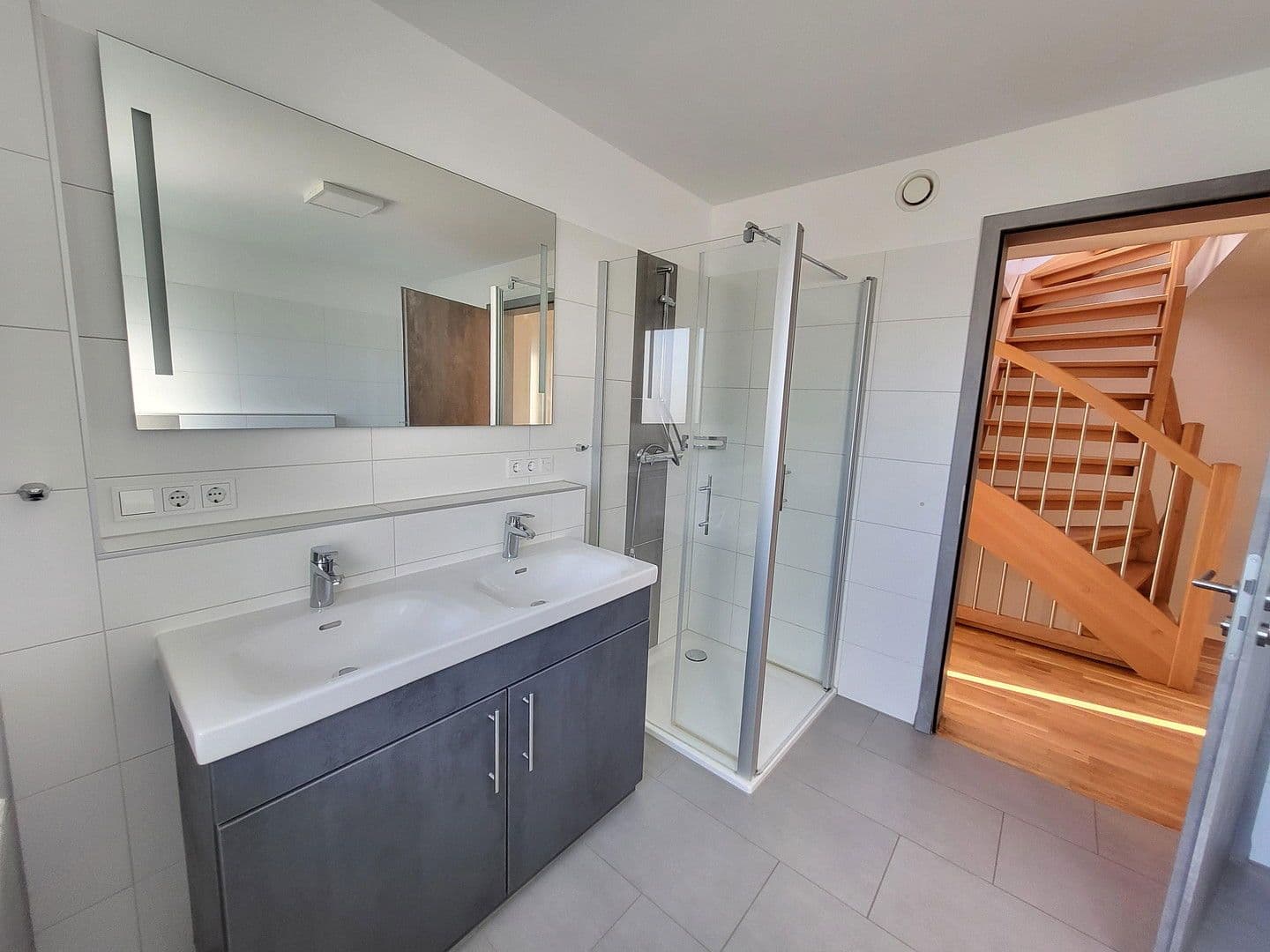 Pronájem bytu 4+1 136 m², Kehrstraße 8b, Göttingen, Dolní Sasko Pronájem bytu 4+1 136 m², Kehrstraße 8b, Göttingen, Dolní Sasko