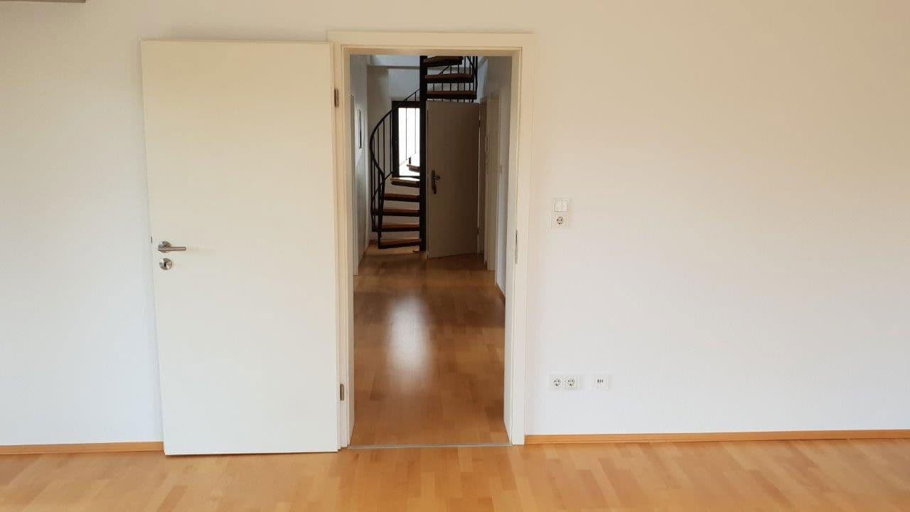 Pronájem bytu 4+kk 116 m², Schubertstrasse, Dreieich, Hessen Pronájem bytu 4+kk 116 m², Schubertstrasse, Dreieich, Hessen