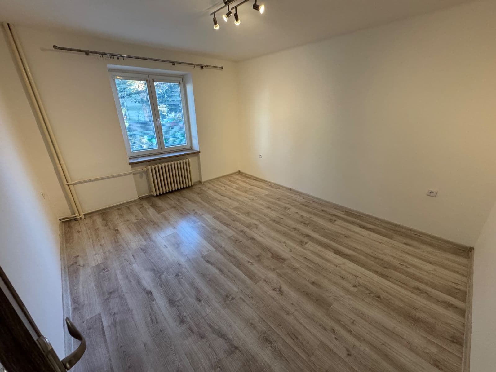 Pronájem bytu 2+1 50 m², Jilemnického, Pardubice, Pardubický kraj Pronájem bytu 2+1 50 m², Jilemnického, Pardubice, Pardubický kraj