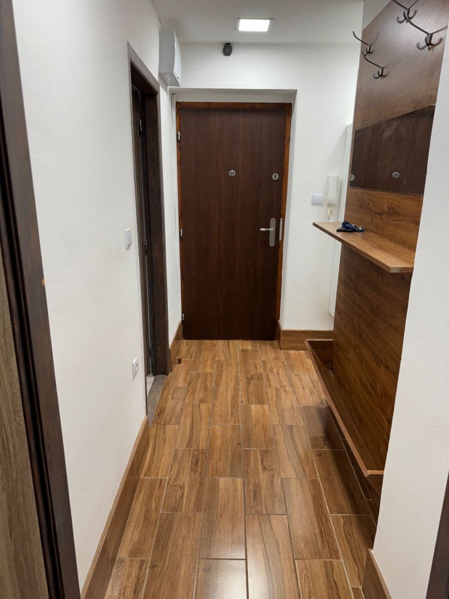 Pronájem bytu 2+1 50 m², Jilemnického, Pardubice, Pardubický kraj Pronájem bytu 2+1 50 m², Jilemnického, Pardubice, Pardubický kraj