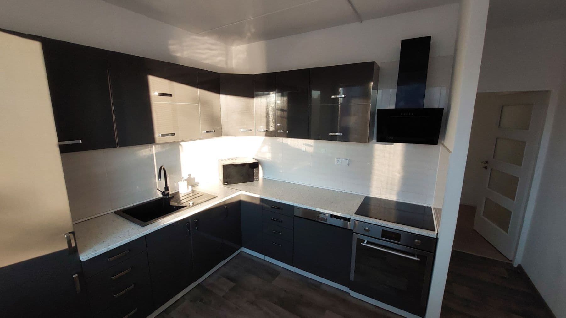 Pronájem bytu 2+1 63 m², Vikova, Slaný, Středočeský kraj Pronájem bytu 2+1 63 m², Vikova, Slaný, Středočeský kraj