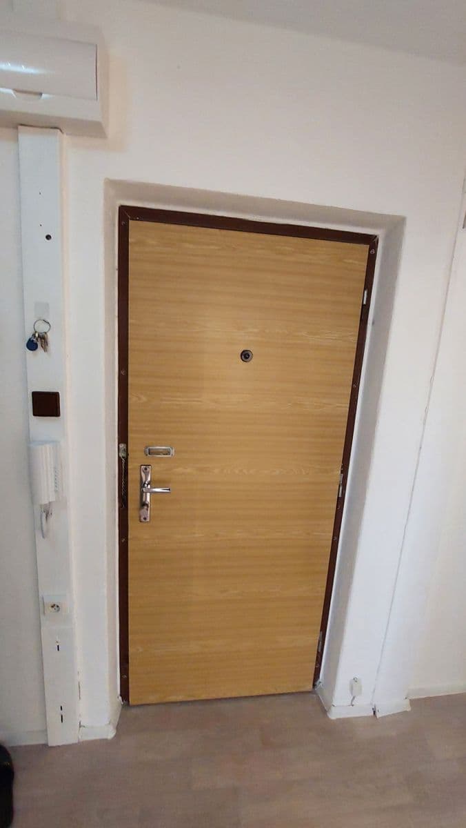 Pronájem bytu 2+1 63 m², Vikova, Slaný, Středočeský kraj Pronájem bytu 2+1 63 m², Vikova, Slaný, Středočeský kraj