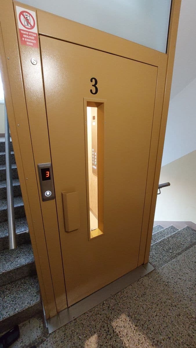 Pronájem bytu 2+1 63 m², Vikova, Slaný, Středočeský kraj Pronájem bytu 2+1 63 m², Vikova, Slaný, Středočeský kraj