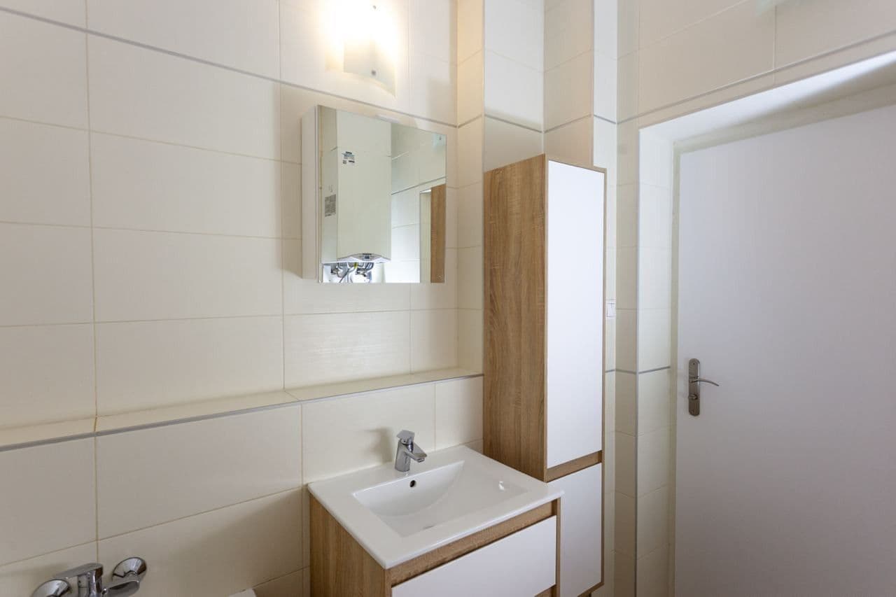 Prodej bytu 2+1 56 m², Na Celné, Praha, Praha Prodej bytu 2+1 56 m², Na Celné, Praha, Praha