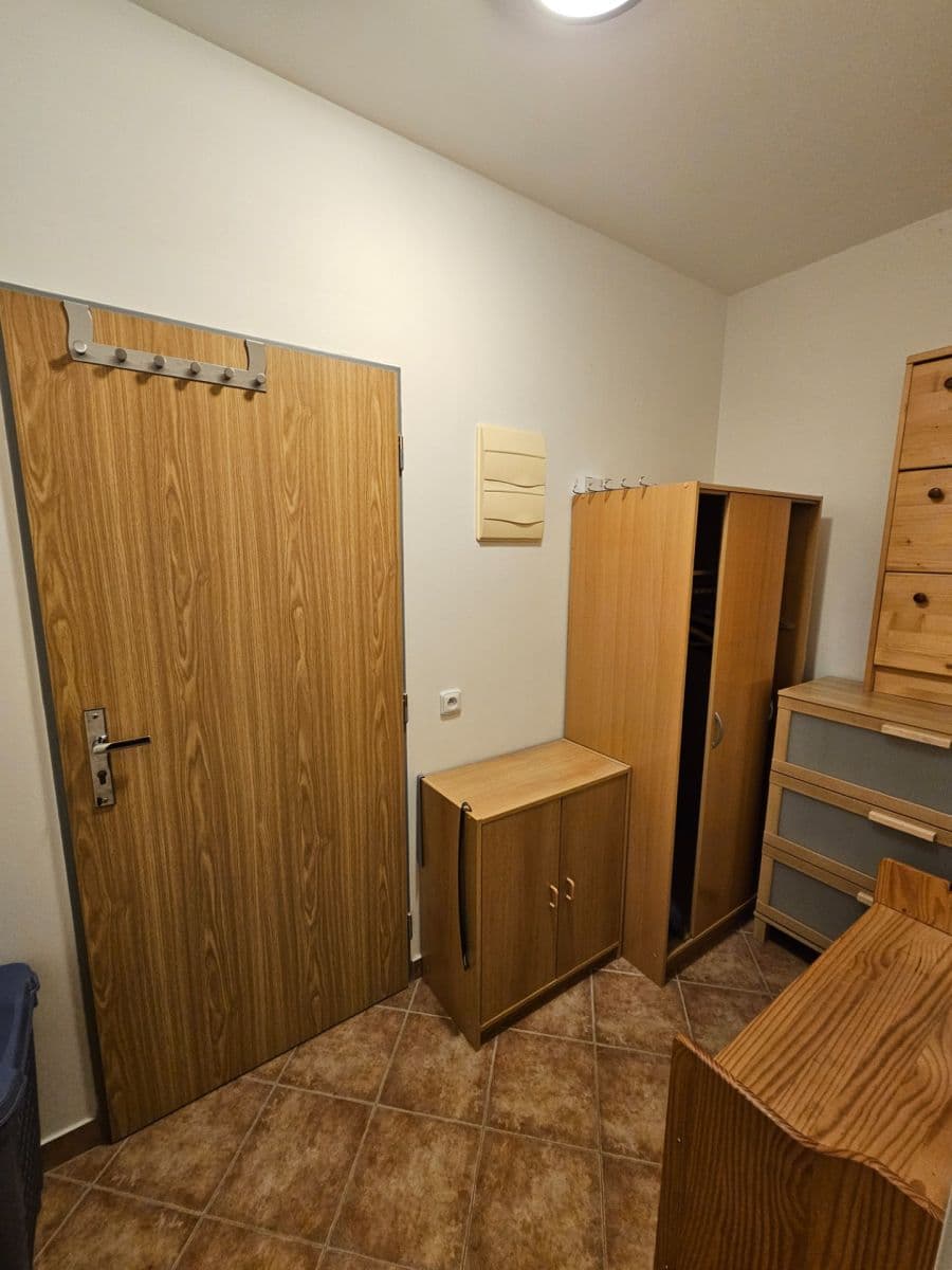 Pronájem bytu 2+kk 37 m², V Honech, Klecany, Středočeský kraj Pronájem bytu 2+kk 37 m², V Honech, Klecany, Středočeský kraj