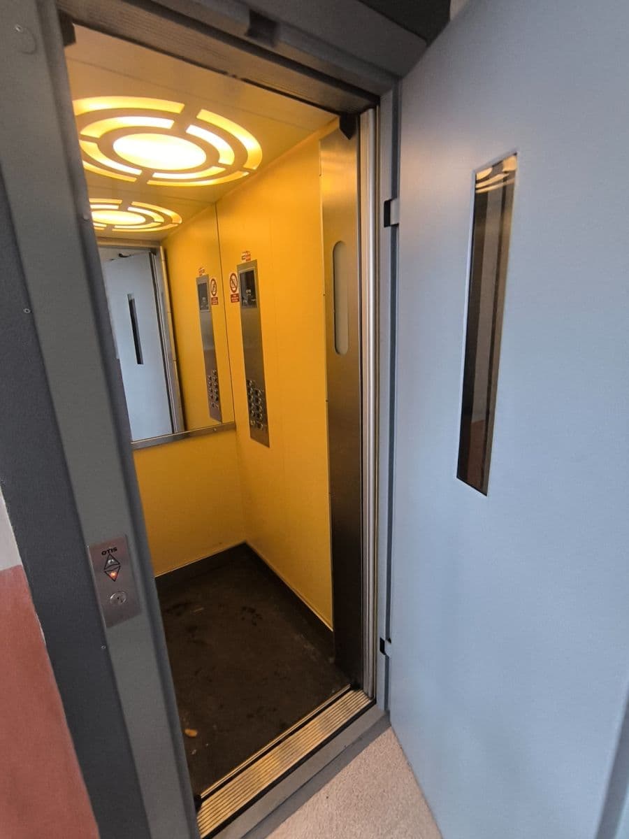 Prodej bytu 3+1 67 m², Americká, Kladno, Středočeský kraj Prodej bytu 3+1 67 m², Americká, Kladno, Středočeský kraj