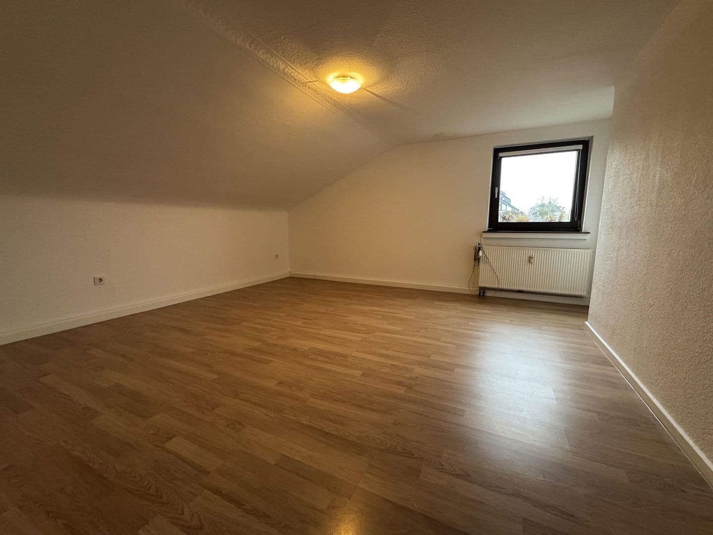 Pronájem bytu 4+1 78 m², Strassen 69-71, Bergisch Gladbach, Severní Porýní-Vestfálsko Pronájem bytu 4+1 78 m², Strassen 69-71, Bergisch Gladbach, Severní Porýní-Vestfálsko