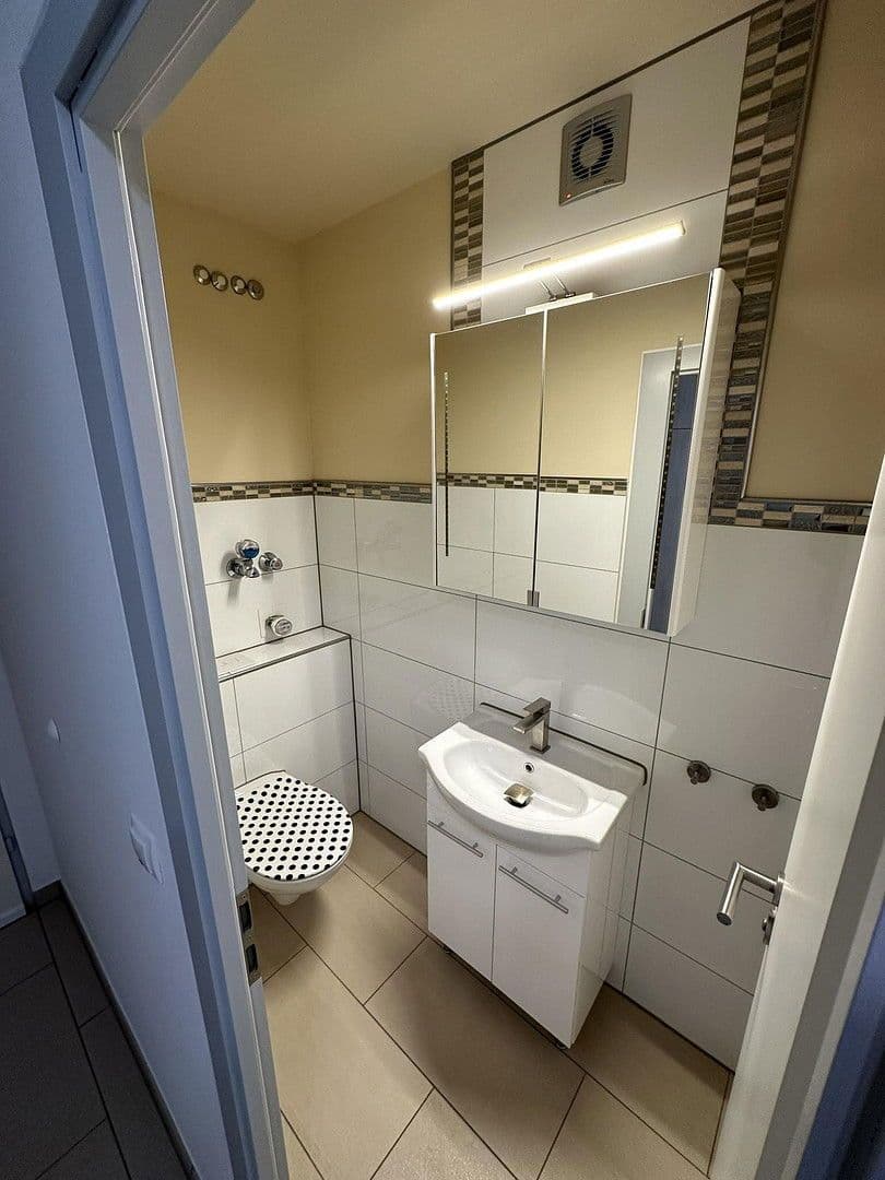 Pronájem bytu 3+kk 82 m², Amsterdamer Straße 1, Ludwigshafen am Rhein, Porýní-Falc Pronájem bytu 3+kk 82 m², Amsterdamer Straße 1, Ludwigshafen am Rhein, Porýní-Falc