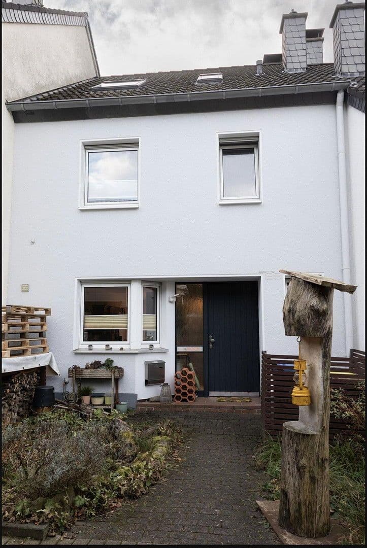 Prodej domu 118 m², pozemek 240 m², Wuppertal, Severní Porýní-Vestfálsko Prodej domu 118 m², pozemek 240 m², Wuppertal, Severní Porýní-Vestfálsko