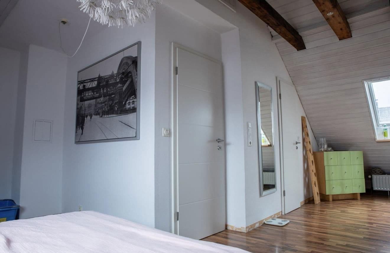 Prodej domu 118 m², pozemek 240 m², Wuppertal, Severní Porýní-Vestfálsko Prodej domu 118 m², pozemek 240 m², Wuppertal, Severní Porýní-Vestfálsko