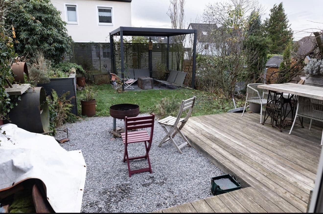 Prodej domu 118 m², pozemek 240 m², Wuppertal, Severní Porýní-Vestfálsko Prodej domu 118 m², pozemek 240 m², Wuppertal, Severní Porýní-Vestfálsko