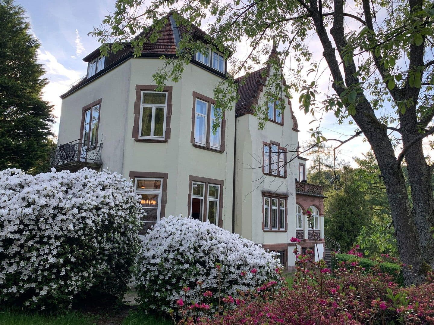 Pronájem domu 291 m², pozemek 1.500 m², Baden-Baden, Bádensko-Württembersko Pronájem domu 291 m², pozemek 1.500 m², Baden-Baden, Bádensko-Württembersko