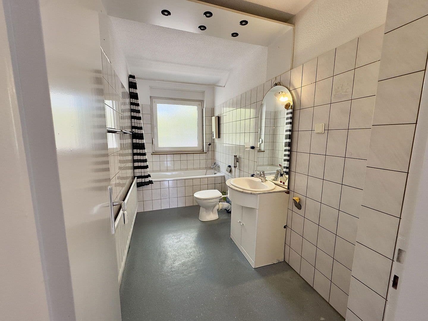 Pronájem bytu 3+1 78 m², Georgstraße 16, Gelsenkirchen, Severní Porýní-Vestfálsko Pronájem bytu 3+1 78 m², Georgstraße 16, Gelsenkirchen, Severní Porýní-Vestfálsko