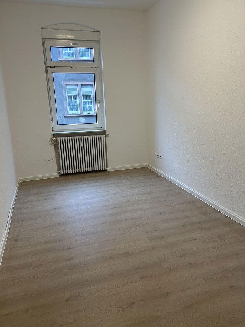 Prodej bytu 4+1 93 m², Rheinfeldstraße 67, Ludwigshafen, Porýní-Falc Prodej bytu 4+1 93 m², Rheinfeldstraße 67, Ludwigshafen, Porýní-Falc