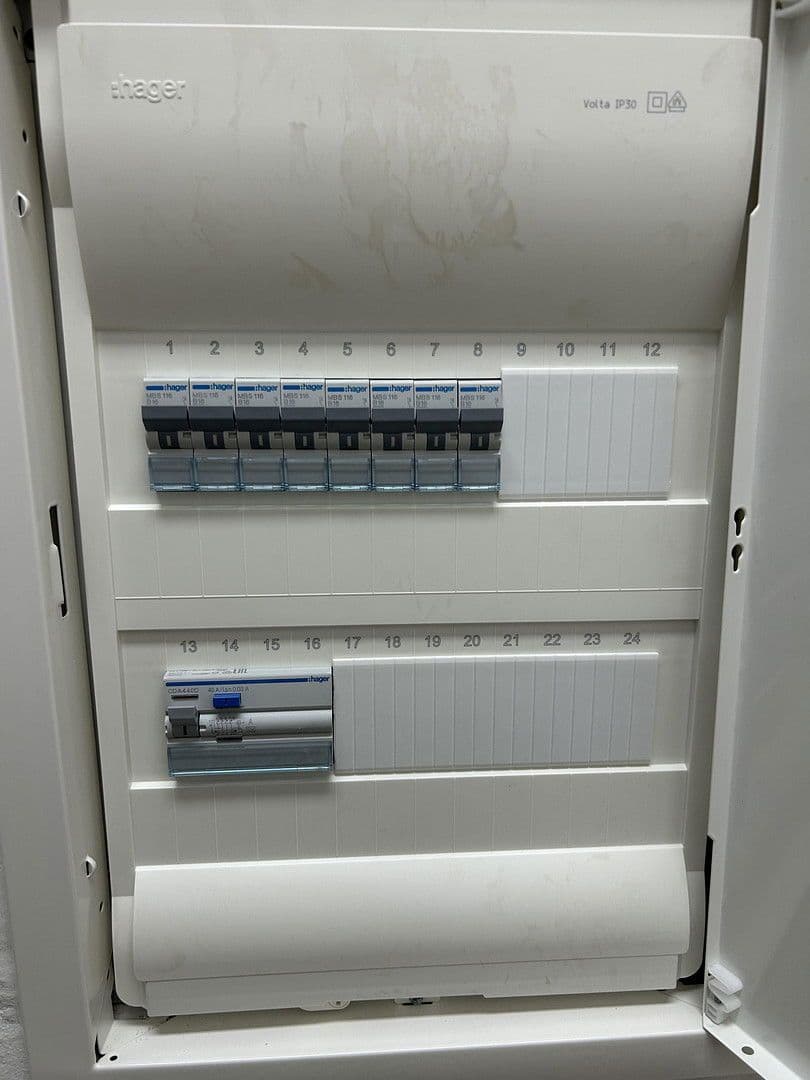 Prodej bytu 4+1 93 m², Rheinfeldstraße 67, Ludwigshafen, Porýní-Falc Prodej bytu 4+1 93 m², Rheinfeldstraße 67, Ludwigshafen, Porýní-Falc