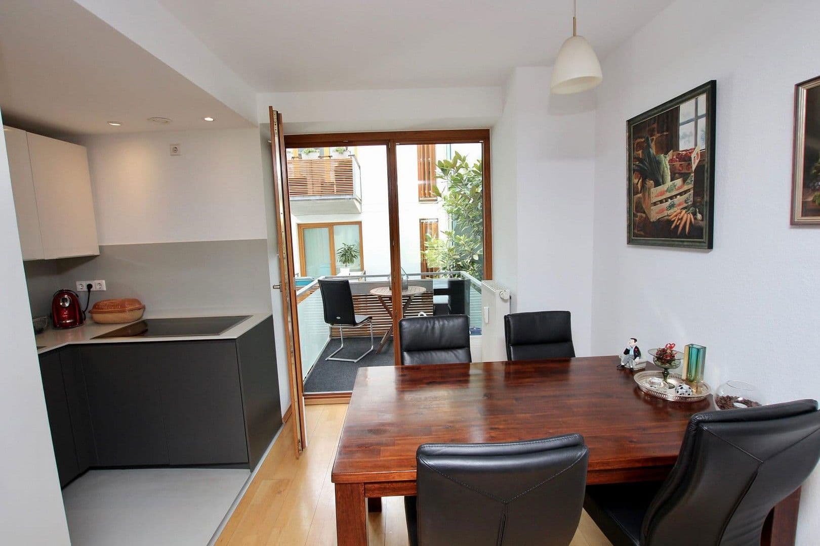 Pronájem bytu 3+1 73 m², Hannover, Dolní Sasko Pronájem bytu 3+1 73 m², Hannover, Dolní Sasko