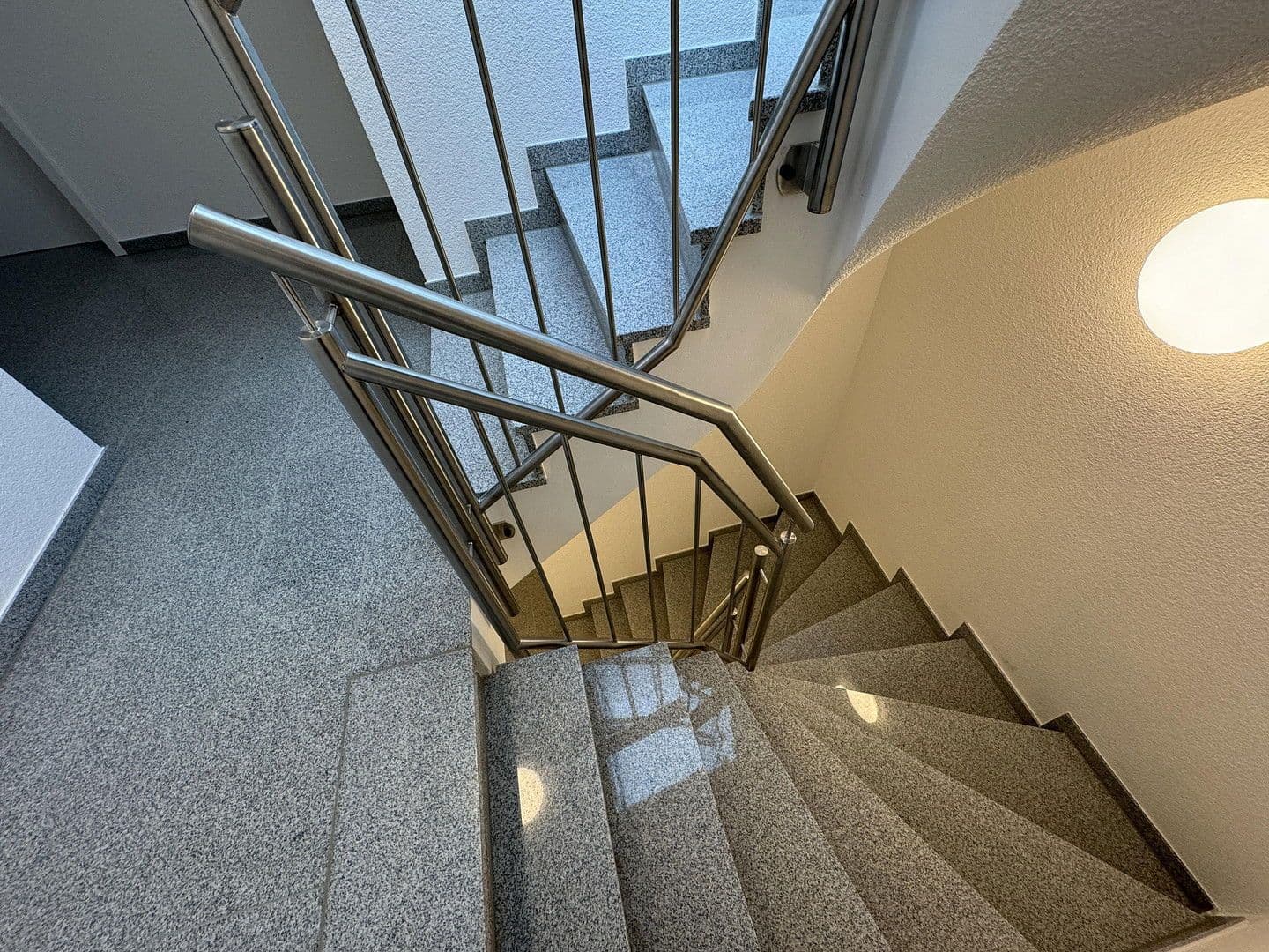 Pronájem bytu 2+1 63 m², Barbarossastrasse 12, Hanau, Hessen Pronájem bytu 2+1 63 m², Barbarossastrasse 12, Hanau, Hessen