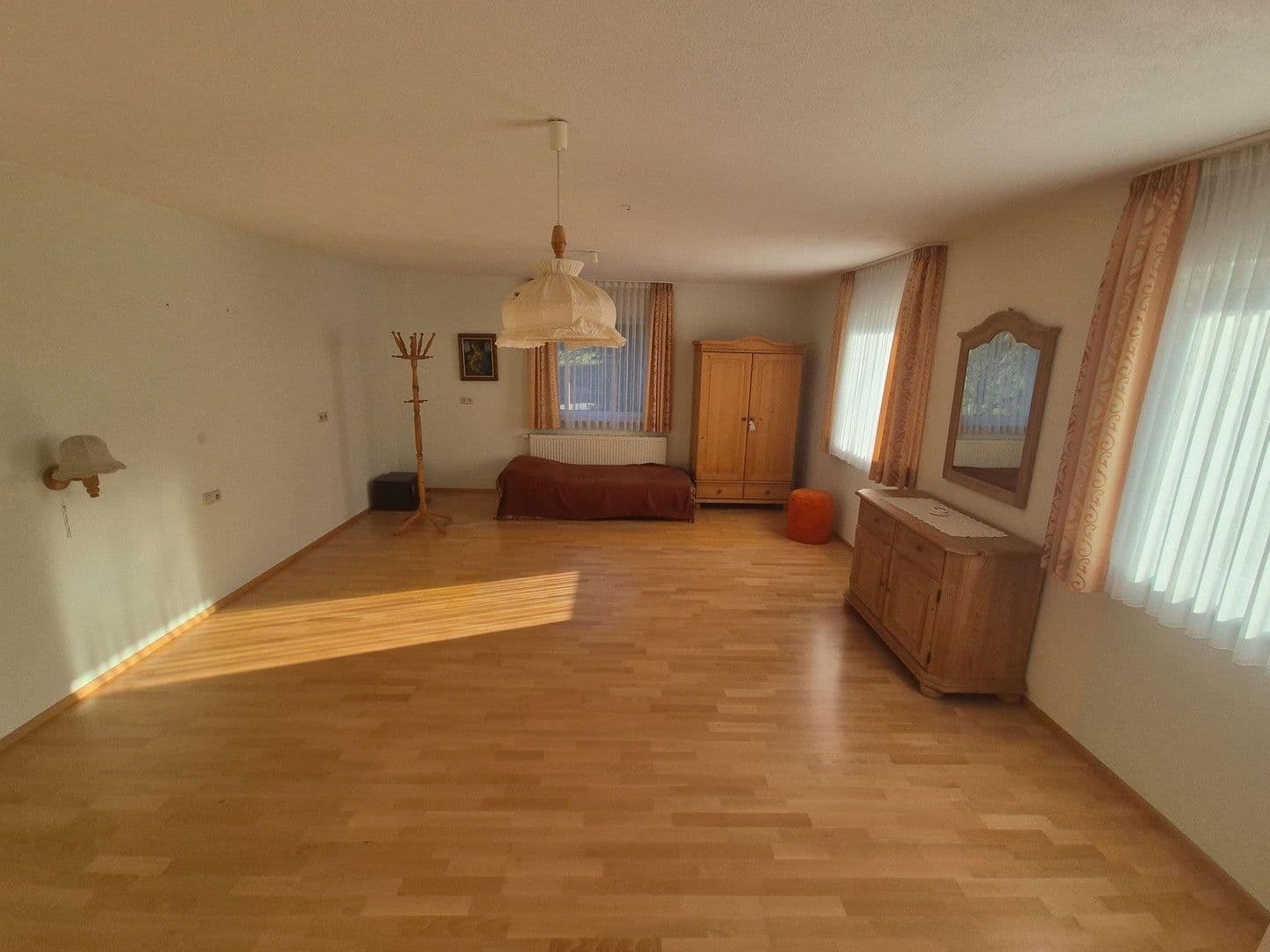 Pronájem bytu 3+1 130 m², Weiherstraße 18, Sulz am Neckar, Bádensko-Württembersko Pronájem bytu 3+1 130 m², Weiherstraße 18, Sulz am Neckar, Bádensko-Württembersko