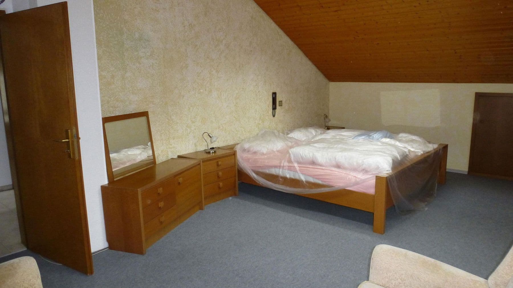 Prodej domu 255 m², pozemek 894 m², Hüttlingen, Bádensko-Württembersko Prodej domu 255 m², pozemek 894 m², Hüttlingen, Bádensko-Württembersko